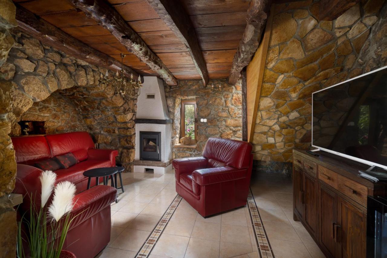 Stone Lady Holiday Home With Pool&Hot Tub,Sauna,Bbq,Garden Rasopasno Eksteriør billede