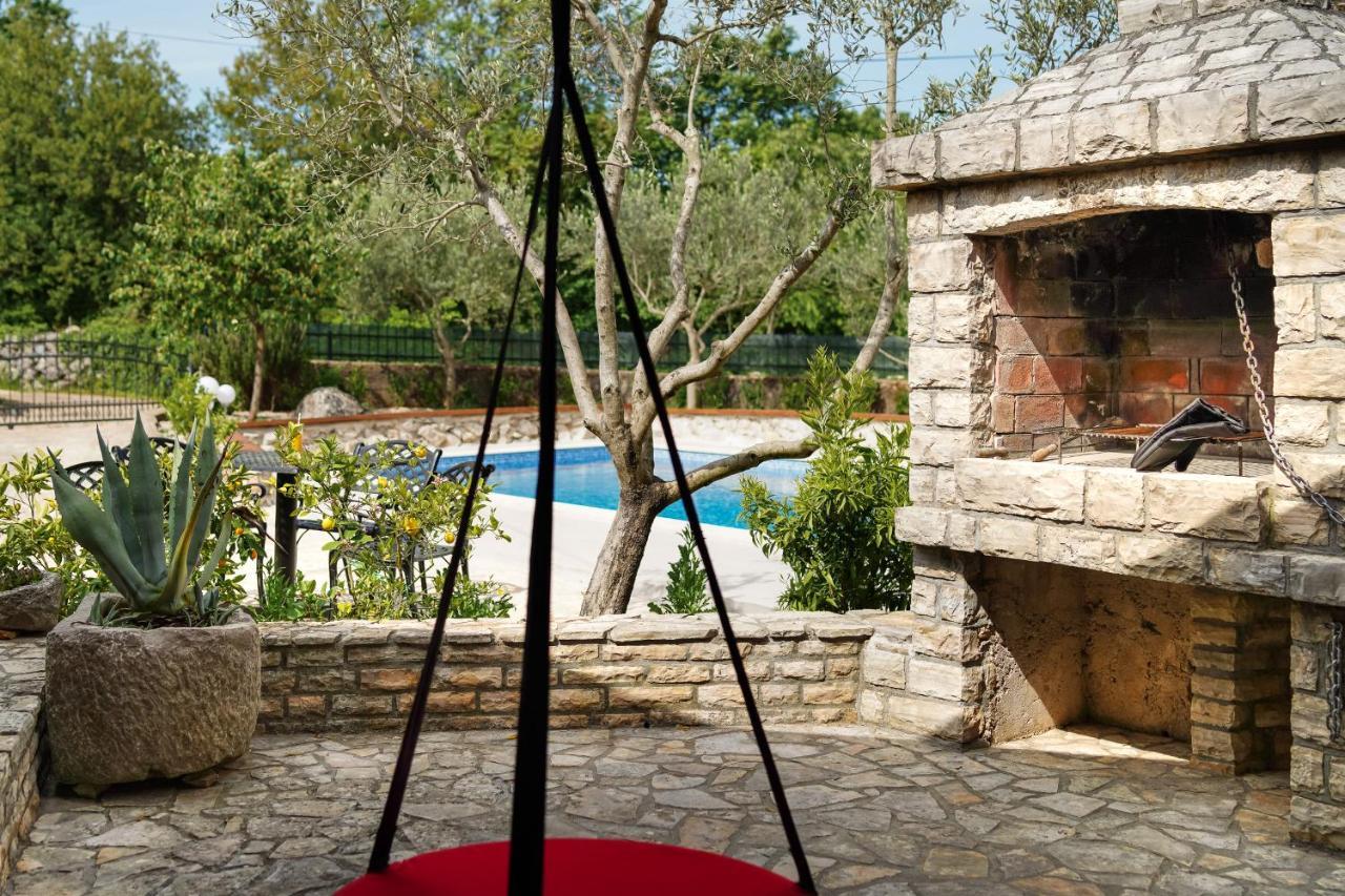 Stone Lady Holiday Home With Pool&Hot Tub,Sauna,Bbq,Garden Rasopasno Eksteriør billede
