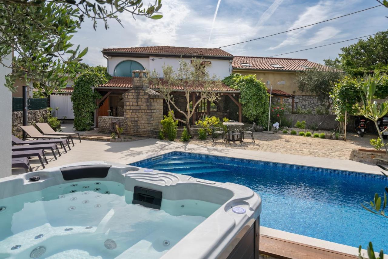 Stone Lady Holiday Home With Pool&Hot Tub,Sauna,Bbq,Garden Rasopasno Eksteriør billede