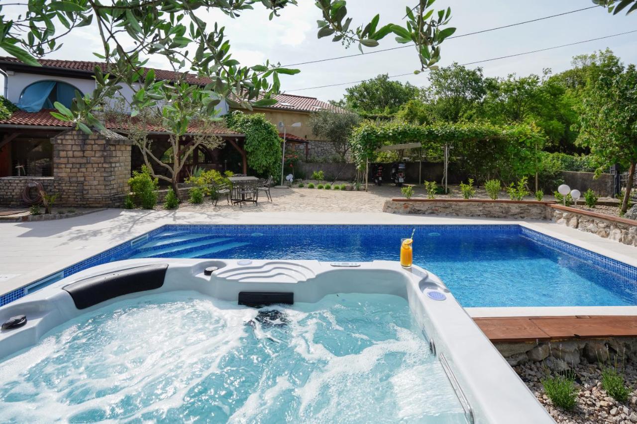 Stone Lady Holiday Home With Pool&Hot Tub,Sauna,Bbq,Garden Rasopasno Eksteriør billede